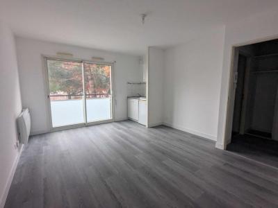 For rent Nantes 1 room 25 m2 Loire atlantique (44300) photo 0