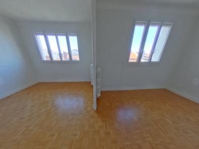 Louer Appartement 96 m2 Lyon-7eme-arrondissement