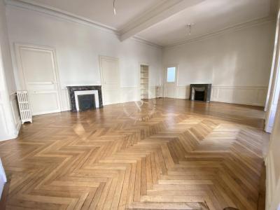 Louer Appartement 129 m2 Nantes