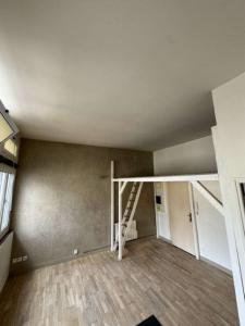 For rent Milly-la-foret 1 room 25 m2 Essonne (91490) photo 0