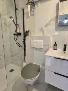 Louer Appartement 24 m2 Paris-18eme-arrondissement