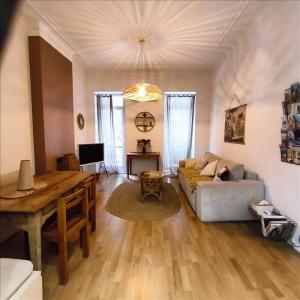 For rent Marseille-7eme-arrondissement 2 rooms 49 m2 Bouches du Rhone (13007) photo 0