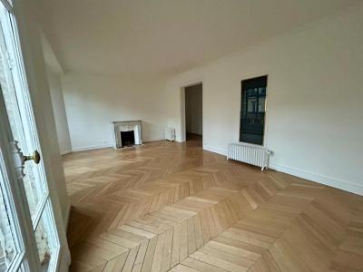 For rent Paris-4eme-arrondissement 5 rooms 137 m2 Paris (75004) photo 1