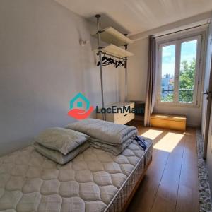 Annonce Location 2 pices Appartement Paris-18eme-arrondissement 75