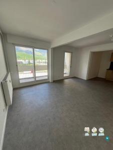 For rent Grenoble 2 rooms 47 m2 Isere (38100) photo 2
