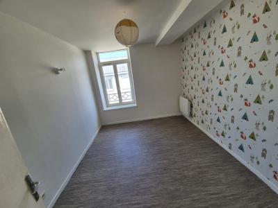 Louer Appartement 81 m2 Maubert-fontaine