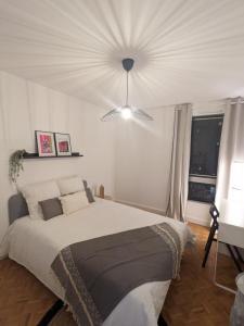 For rent Paris-15eme-arrondissement 5 rooms 21 m2 Paris (75015) photo 0