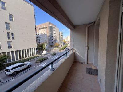 For sale Lyon-7eme-arrondissement 4 rooms 76 m2 Rhone (69007) photo 0
