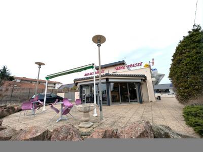 For sale PROCHE ZONE COMMERCIALE 240 m2 Loire (42300) photo 0
