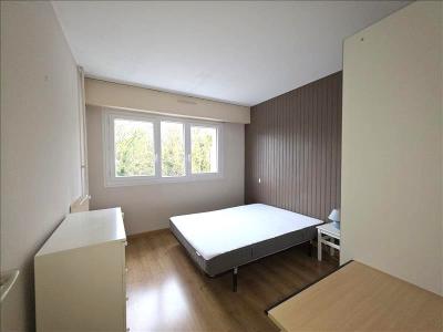 Louer Appartement Evry 766 euros