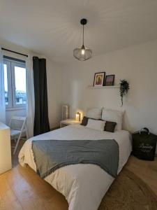 For rent Paris-19eme-arrondissement 4 rooms 17 m2 Paris (75019) photo 0