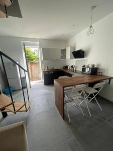 For sale Saint-priest 4 rooms 72 m2 Rhone (69800) photo 0