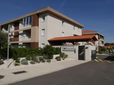 Louer Appartement 65 m2 Boulou