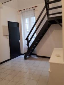 For rent Bordeaux 2 rooms 26 m2 Gironde (33000) photo 0