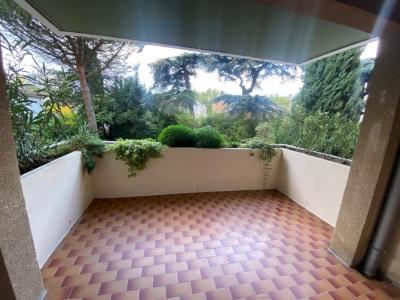 Louer Appartement 54 m2 Beaurecueil