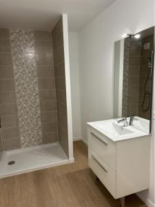 For rent Petit-quevilly 2 rooms 43 m2 Seine maritime (76140) photo 2