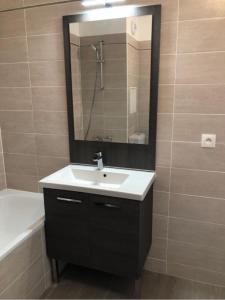 For rent Saint-cyr-l'ecole 2 rooms 38 m2 Yvelines (78210) photo 2