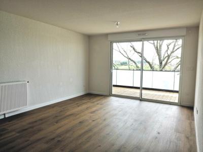 Louer Appartement 61 m2 Gratentour