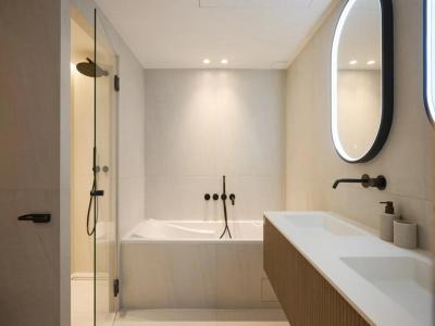 For sale Cannes 5 rooms 135 m2 Alpes Maritimes (06400) photo 4