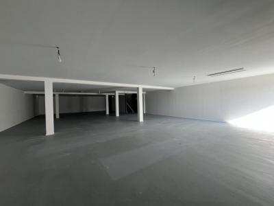 Louer Local commercial 517 m2 Afa