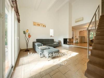 For sale Lambesc 5 rooms 212 m2 Bouches du Rhone (13410) photo 2