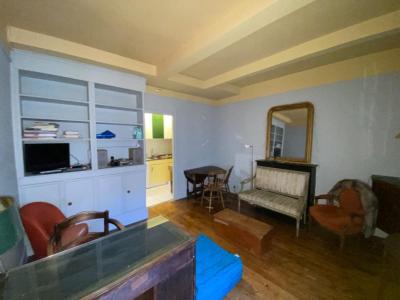 Louer Appartement Paris-7eme-arrondissement 1215 euros