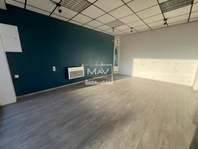 Louer Local commercial 58 m2 Wavrin