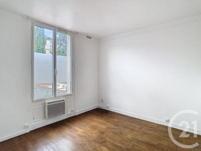 Louer Appartement Villejuif 838 euros