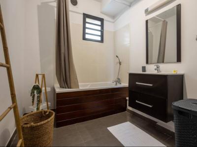 Louer Appartement Saint-gilles-les-bains 2278 euros