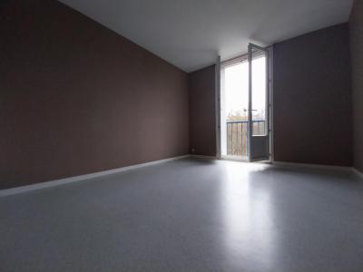 Louer Appartement 74 m2 Wassy