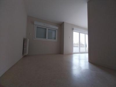 Louer Appartement 68 m2 Wassy