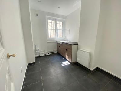 For rent Paris-3eme-arrondissement 4 rooms 114 m2 Paris (75003) photo 3