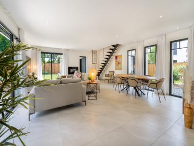 For sale Saint-sulpice-et-cameyrac 899 m2 Gironde (33450) photo 0