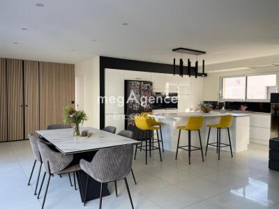 For sale Talmont-saint-hilaire 6 rooms 245 m2 Vendee (85440) photo 0