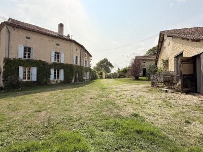 For sale Aubeterre-sur-dronne 7 rooms 260 m2 Charente (16390) photo 0