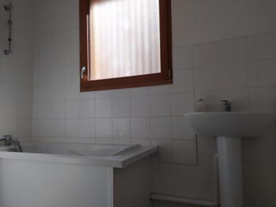 Louer Appartement 95 m2 Villeneuve-sur-yonne