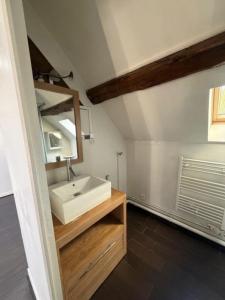 For rent Champagne-sur-oise 2 rooms 47 m2 Val d'Oise (95660) photo 2