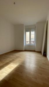 For sale GARE SNCF, CENTRE VILLE 2 rooms 46 m2 Allier (03200) photo 4