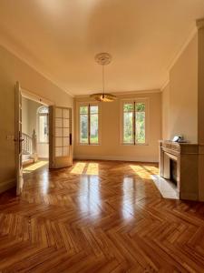 For sale Bordeaux 10 rooms 388 m2 Gironde (33200) photo 3