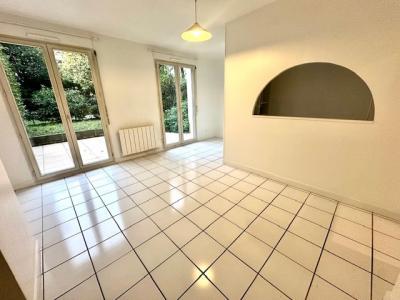 Louer Appartement Lyon-7eme-arrondissement 790 euros