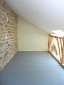 Louer Appartement Montfort-sur-meu 650 euros
