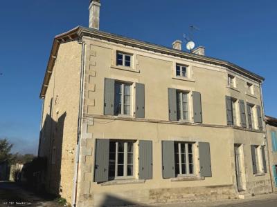 For sale Aigre 10 rooms 495 m2 Charente (16140) photo 0