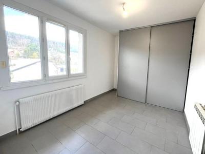 For sale Oyonnax 5 rooms 142 m2 Ain (01100) photo 2
