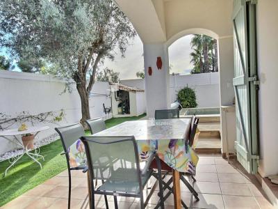 For sale Sanary-sur-mer 5 rooms 109 m2 Var (83110) photo 3