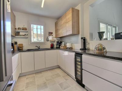 For sale Sanary-sur-mer 5 rooms 109 m2 Var (83110) photo 4