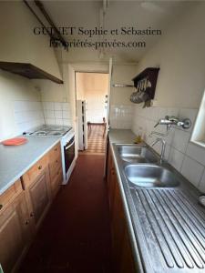 For sale Lucon 9 rooms 109 m2 Vendee (85400) photo 4