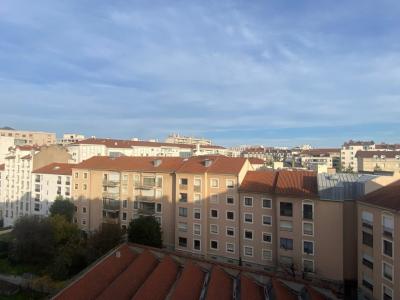 For sale Lyon-7eme-arrondissement 4 rooms 70 m2 Rhone (69007) photo 0