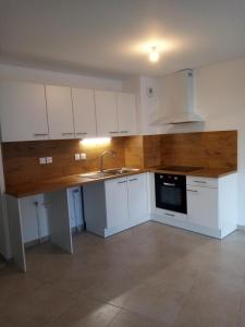 Annonce Location 4 pices Appartement Luc 83