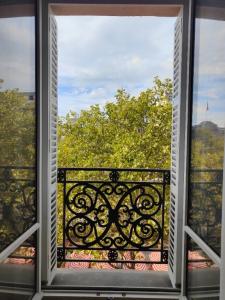 For rent Paris-8eme-arrondissement 2 rooms 60 m2 Paris (75008) photo 0