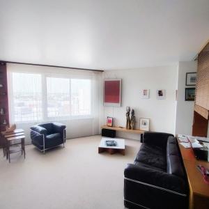 For sale MERMOZ 4 rooms 115 m2 Rhone (69008) photo 2